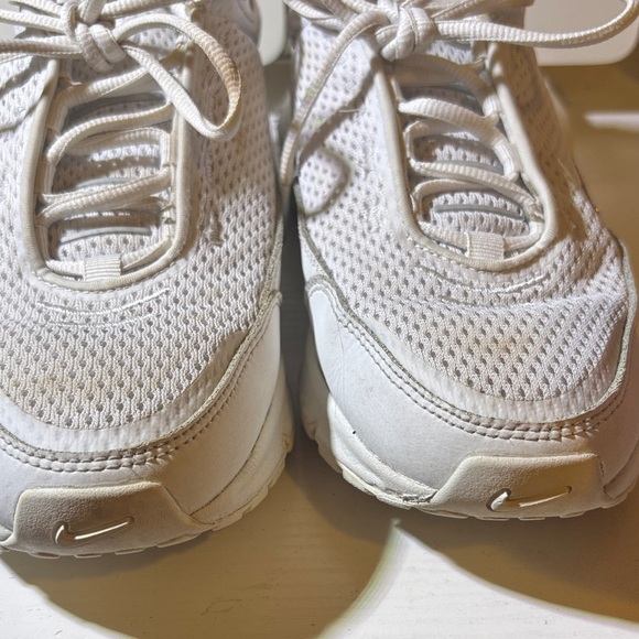 Nike Women's White and Gray Sneakers - Picture 3 of 7